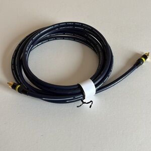 Tributaries high-performance OFC video cable with triple shielding